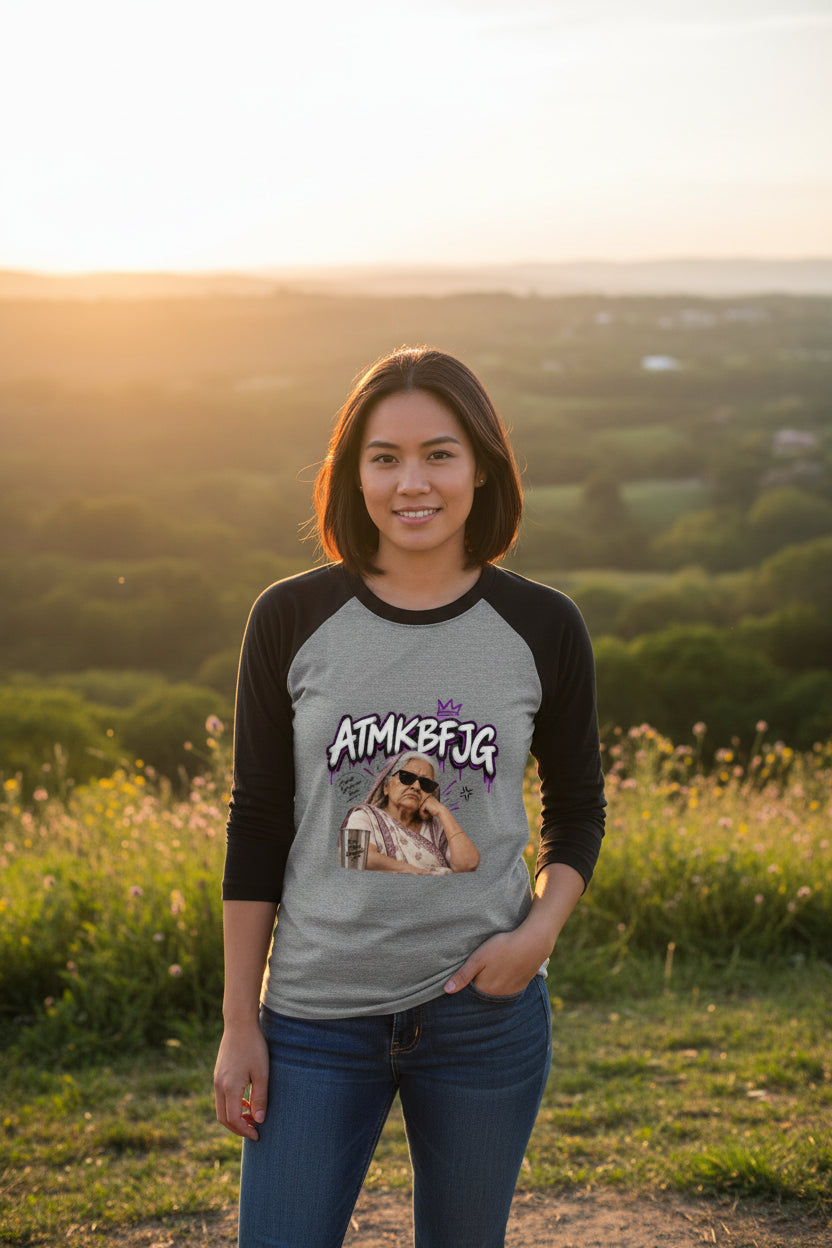 Unisex raglan t-shirt with contrast color sleeves and crew neck